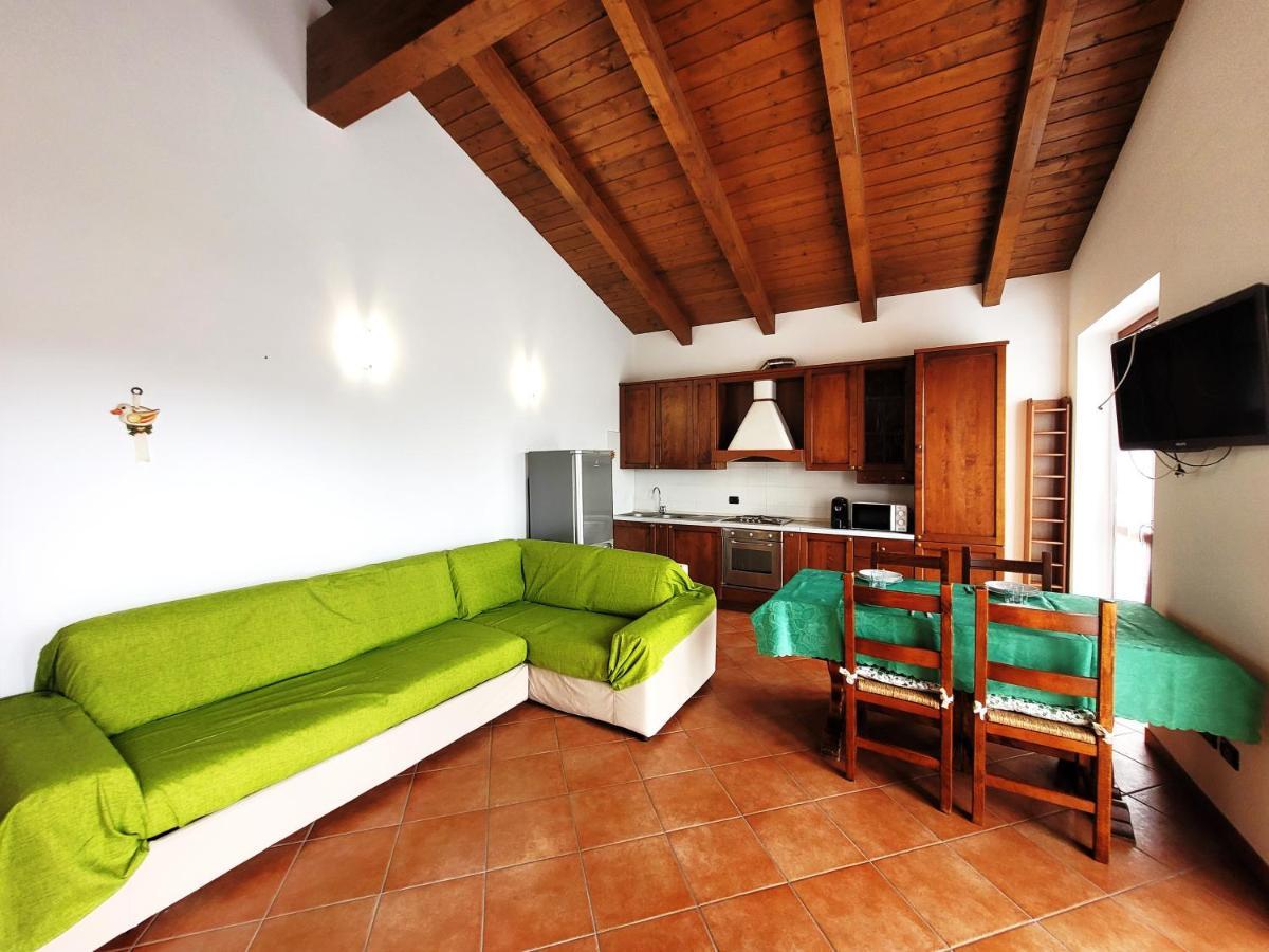 Apartmán Casa Nicca Oleggio Exteriér fotografie