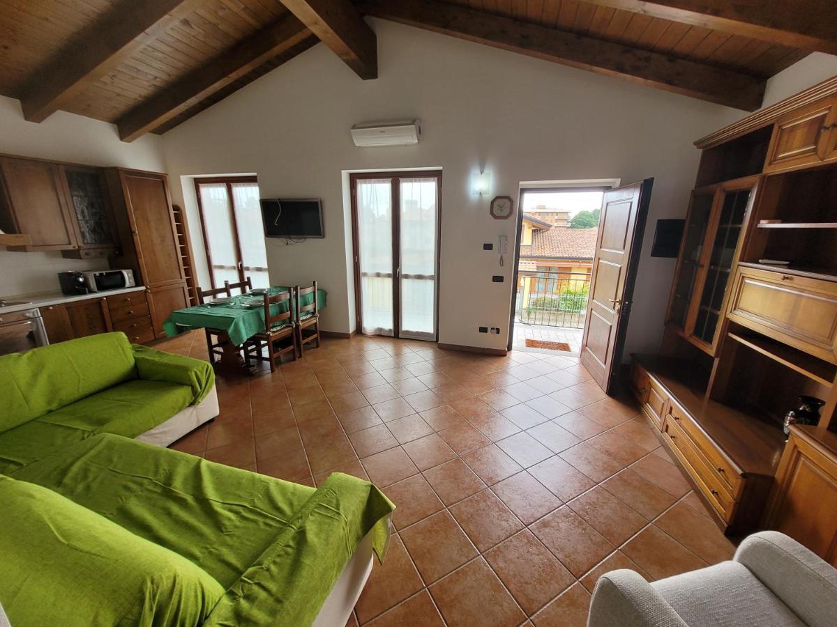 Apartmán Casa Nicca Oleggio Exteriér fotografie